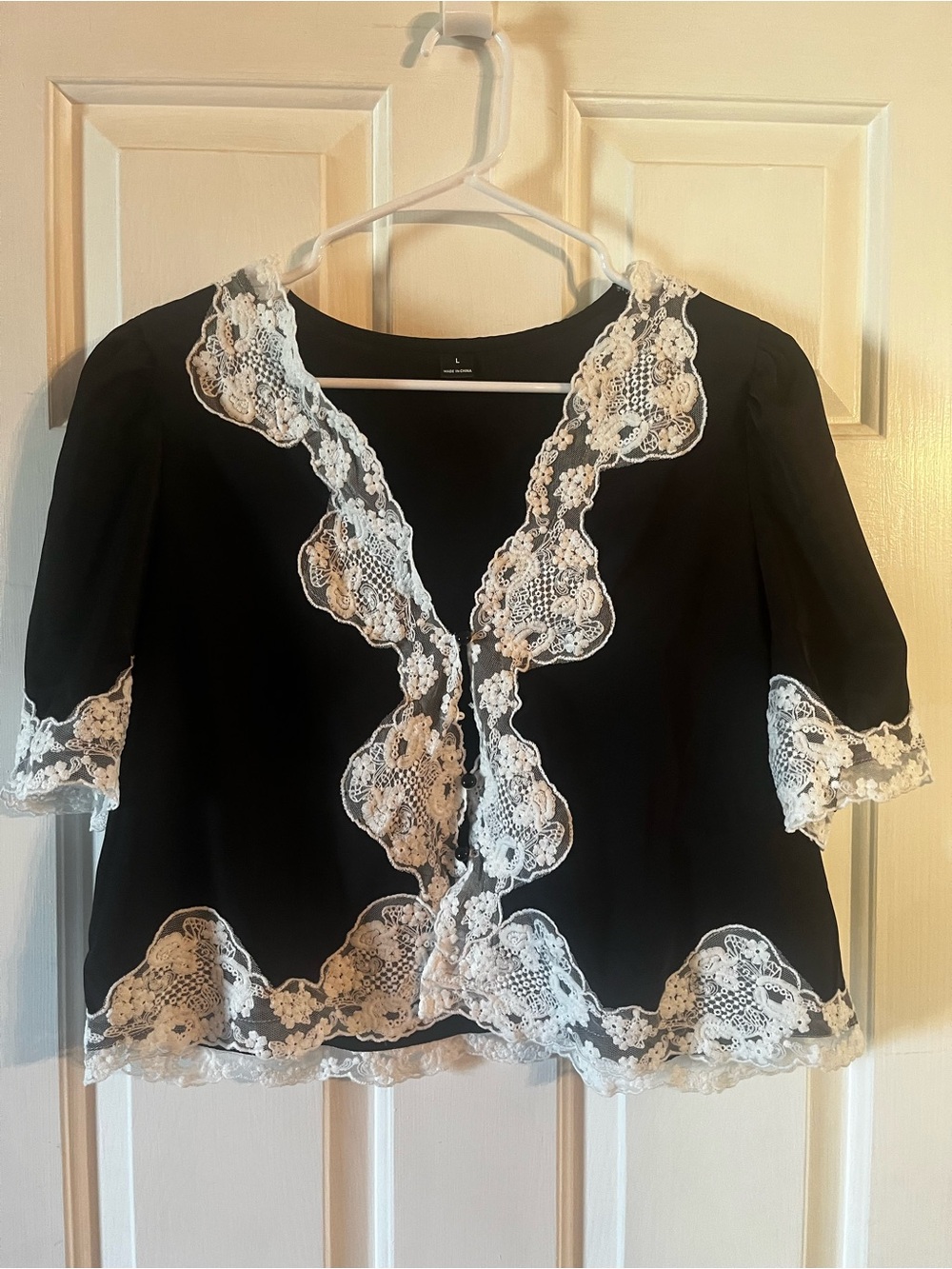 NWOT Black and cream style top